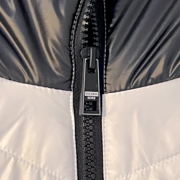Michael Kors White and Black Puffer Jacket - Picture 3 of 6